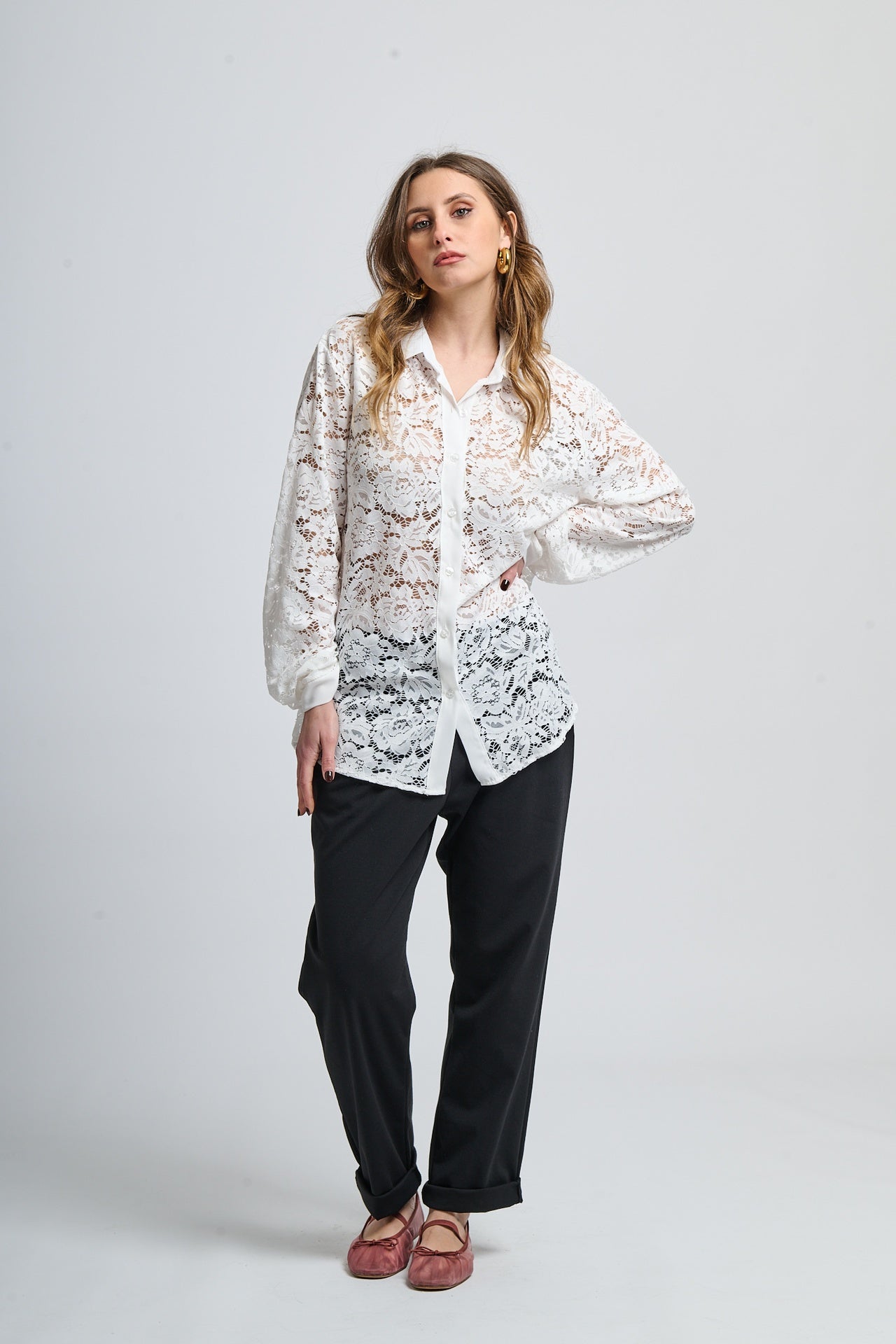 Retro pointy collar hollow shir