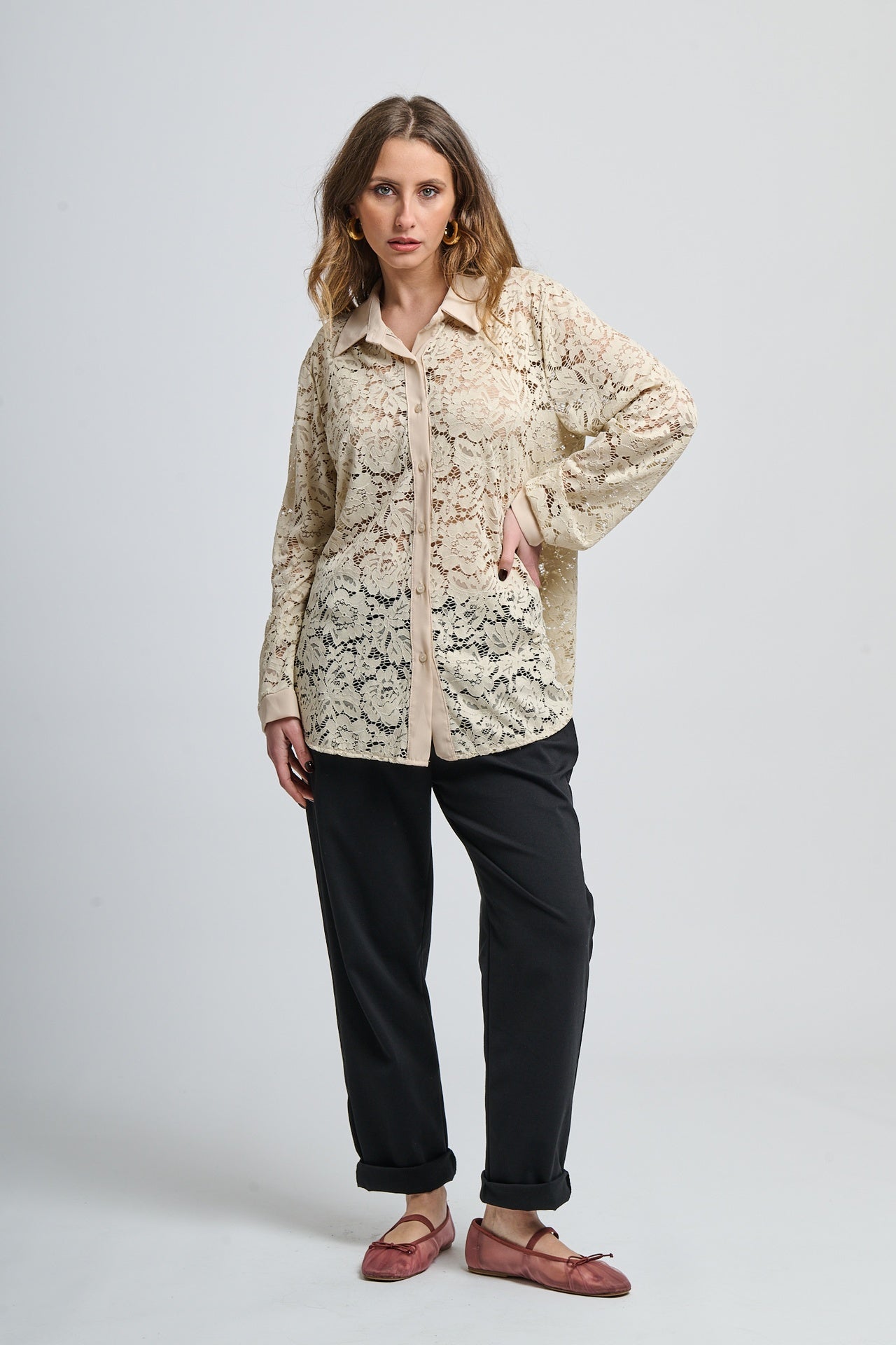 Retro pointy collar hollow shir