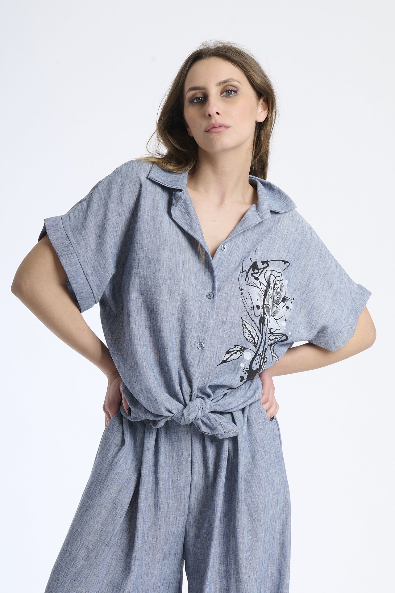 Flower knotted linen shirt
