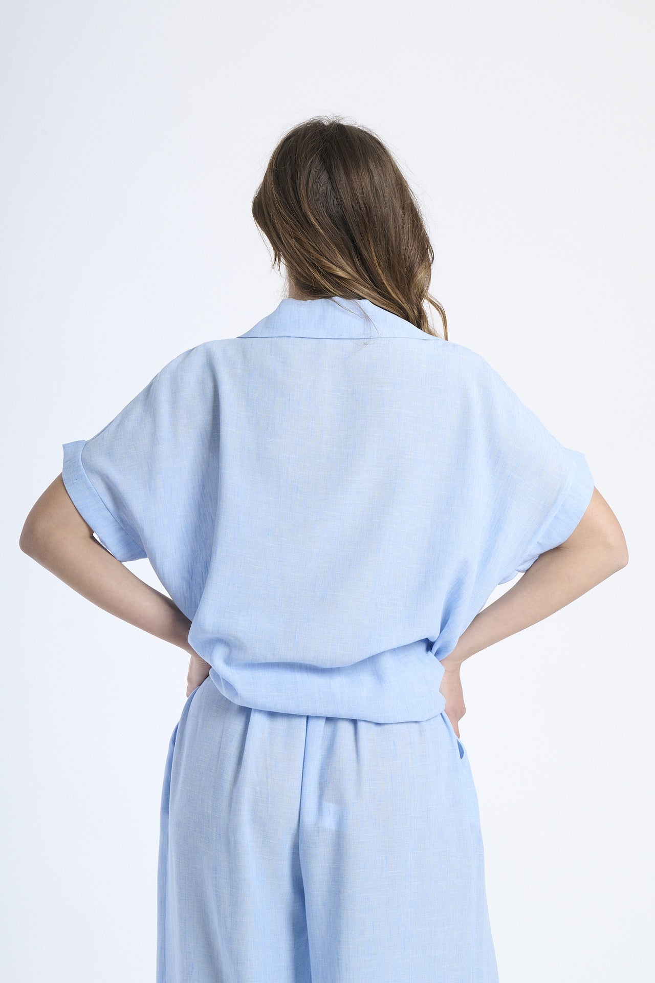 Flower knotted linen shirt