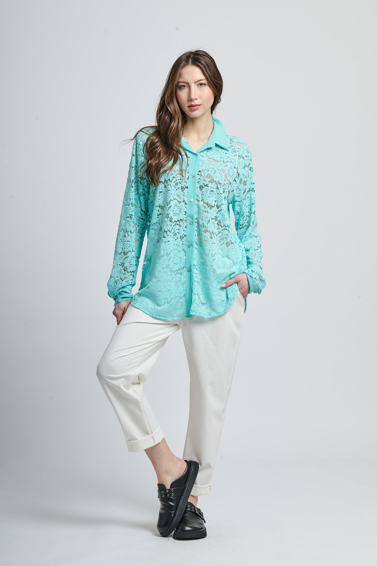 Retro pointy collar hollow shir