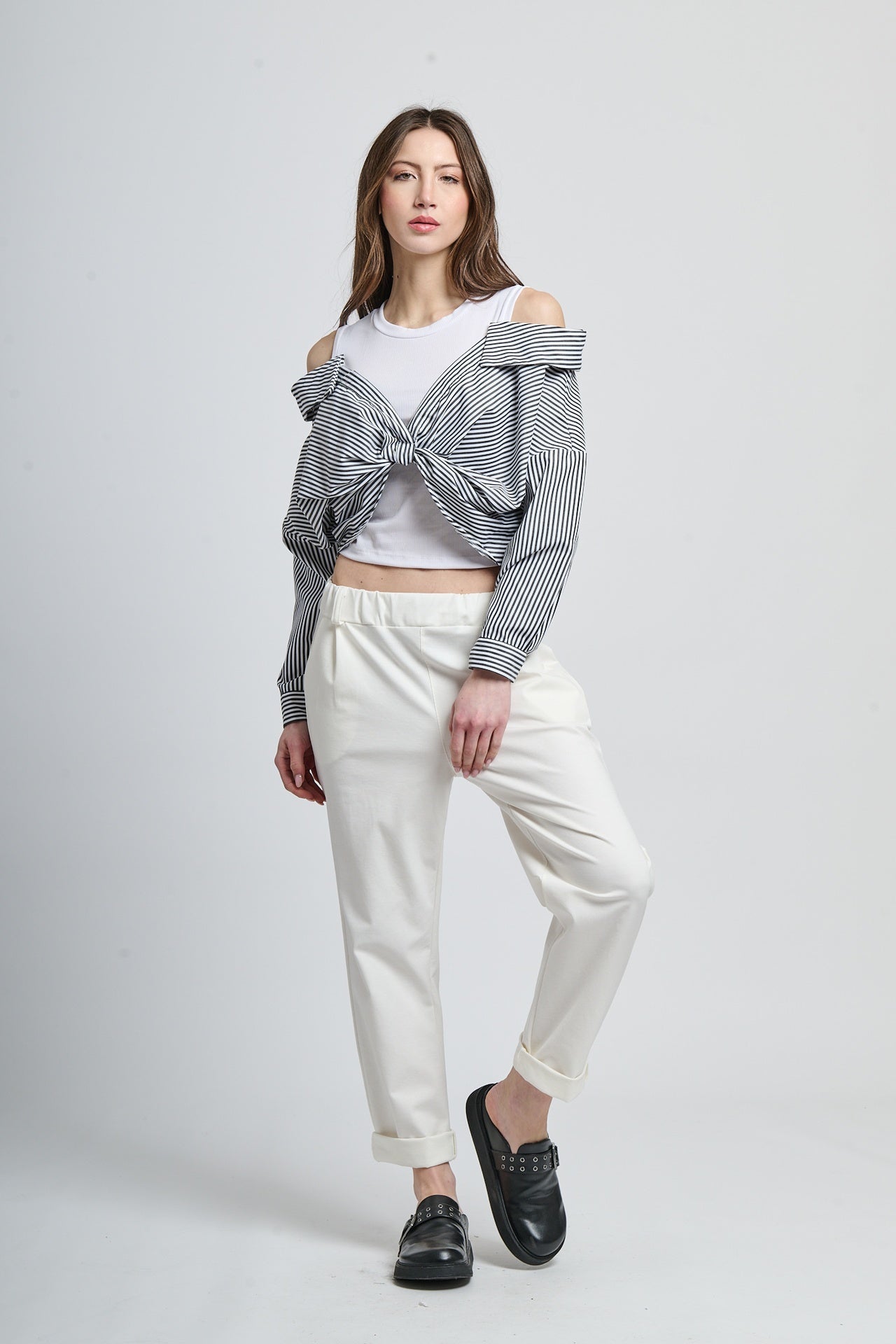 Tie-knotted drape off-shoulder shirt