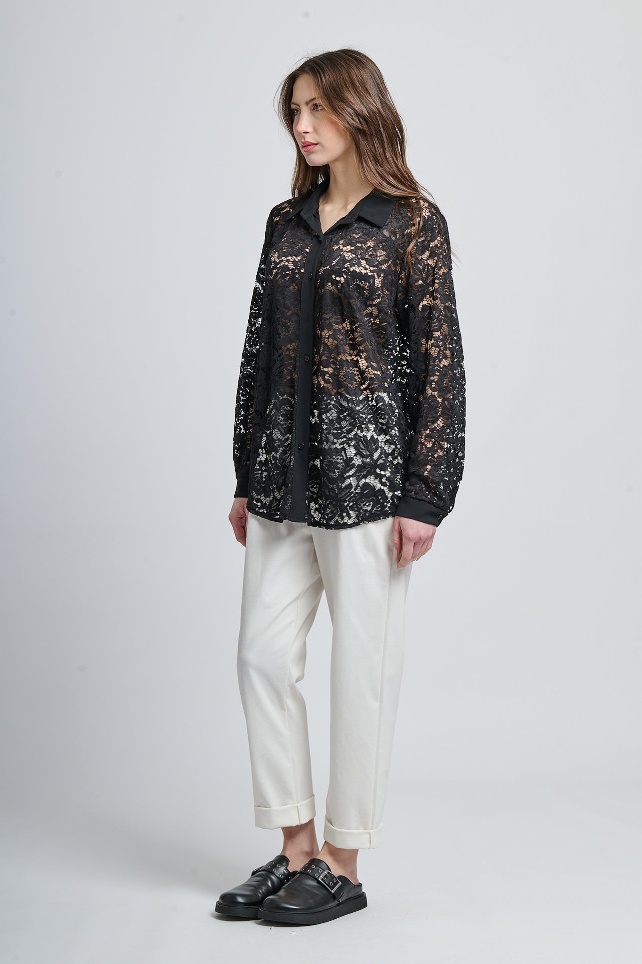 Retro pointy collar hollow shir