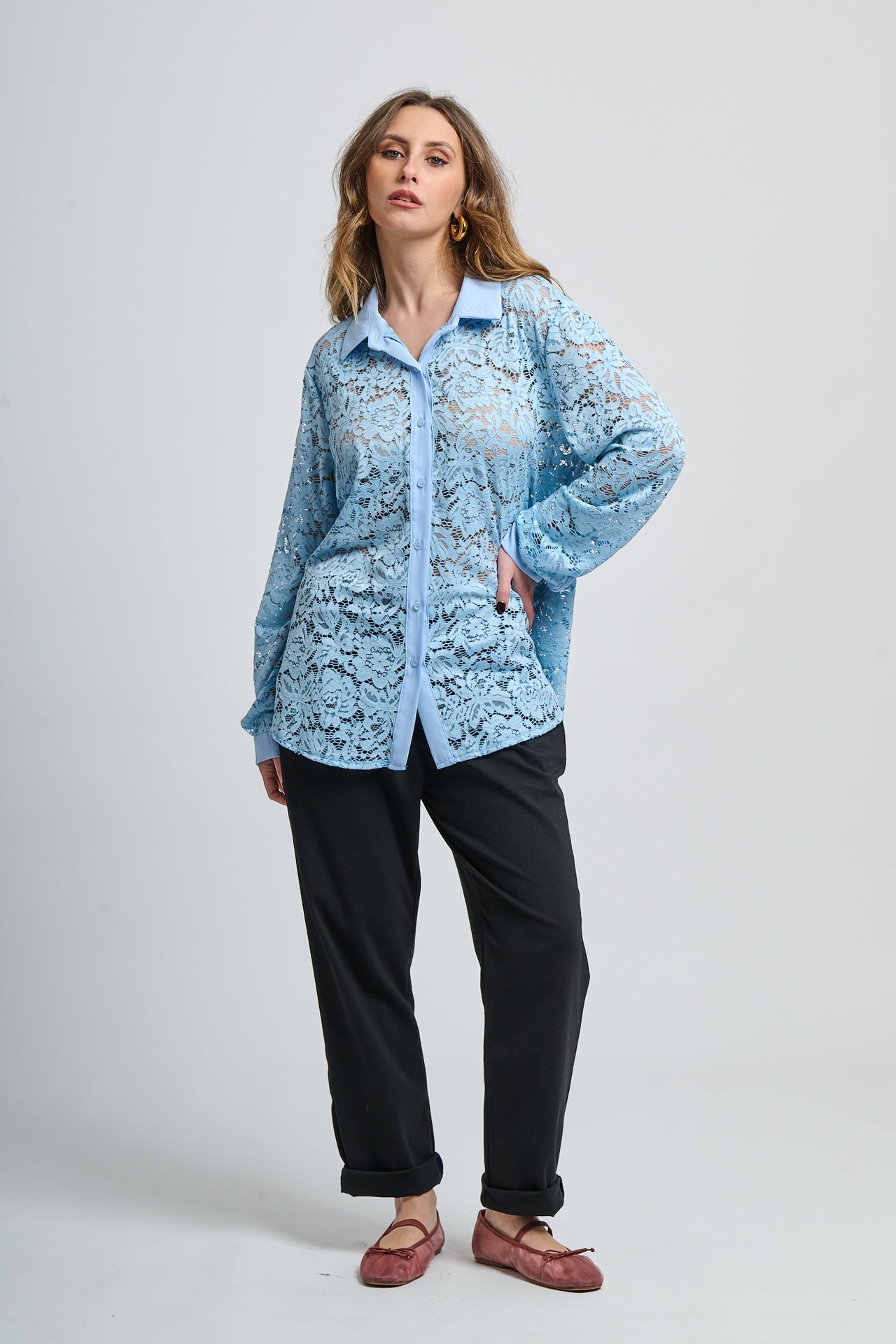 Retro pointy collar hollow shir