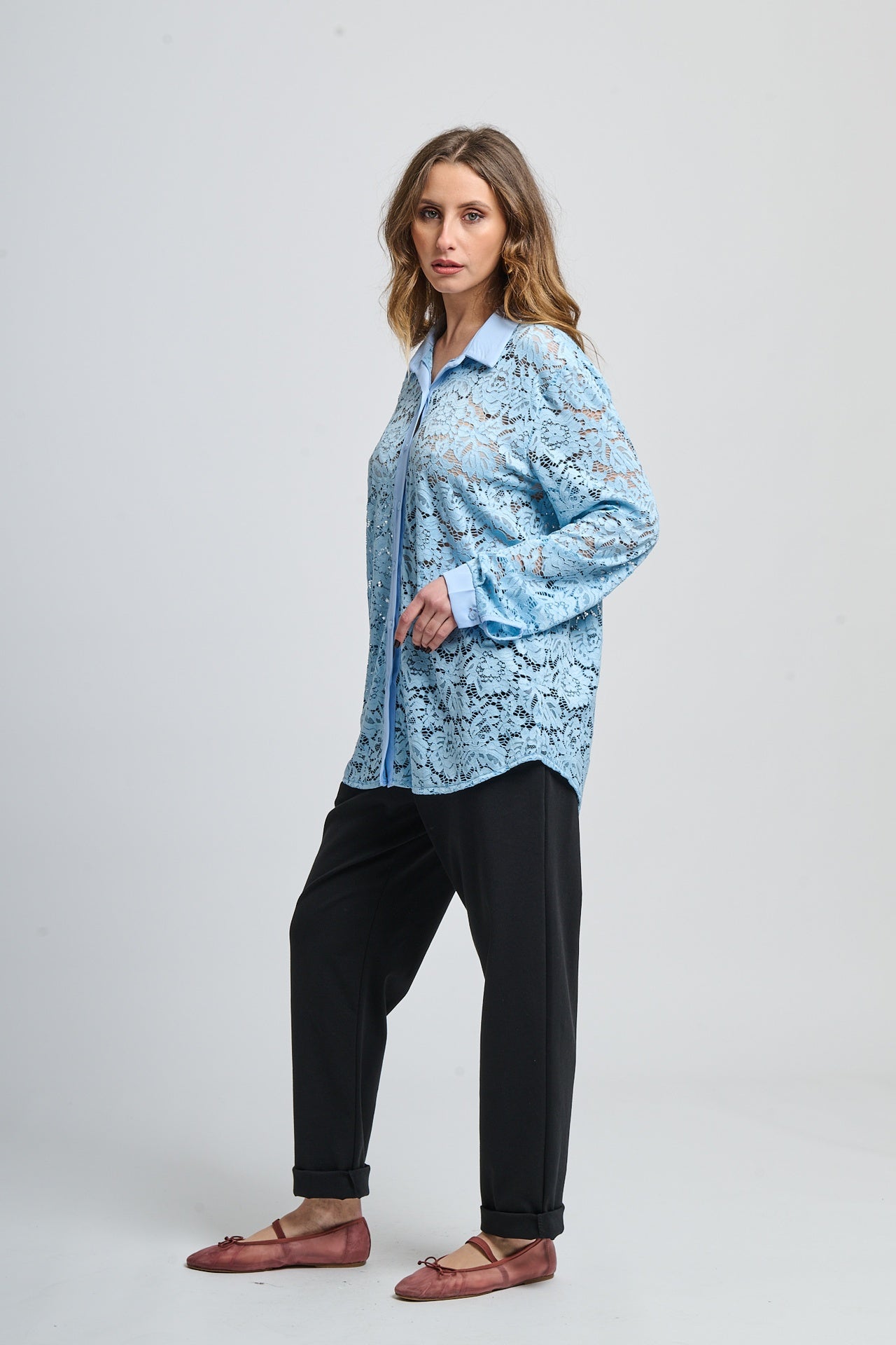 Retro pointy collar hollow shir