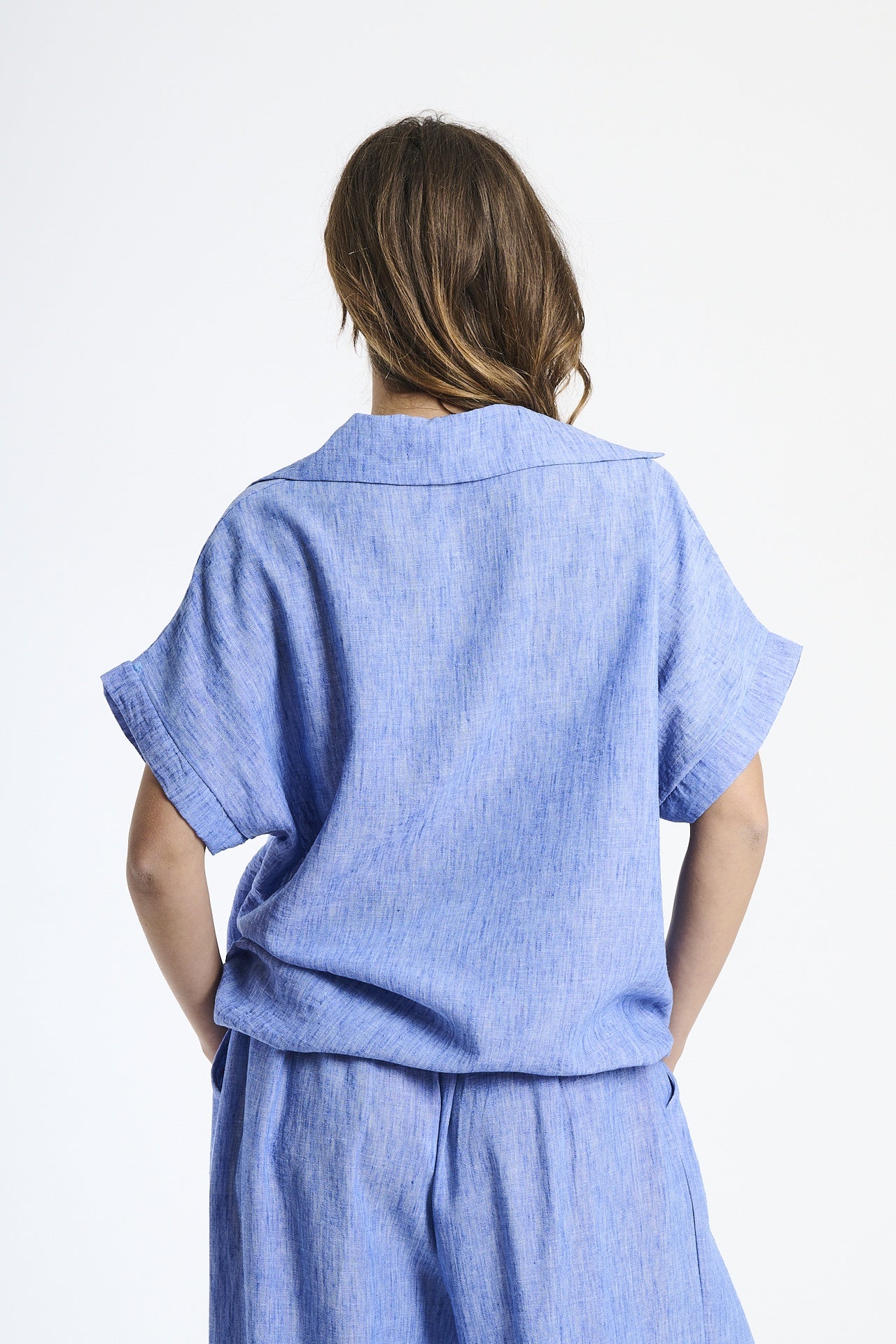 Flower knotted linen shirt