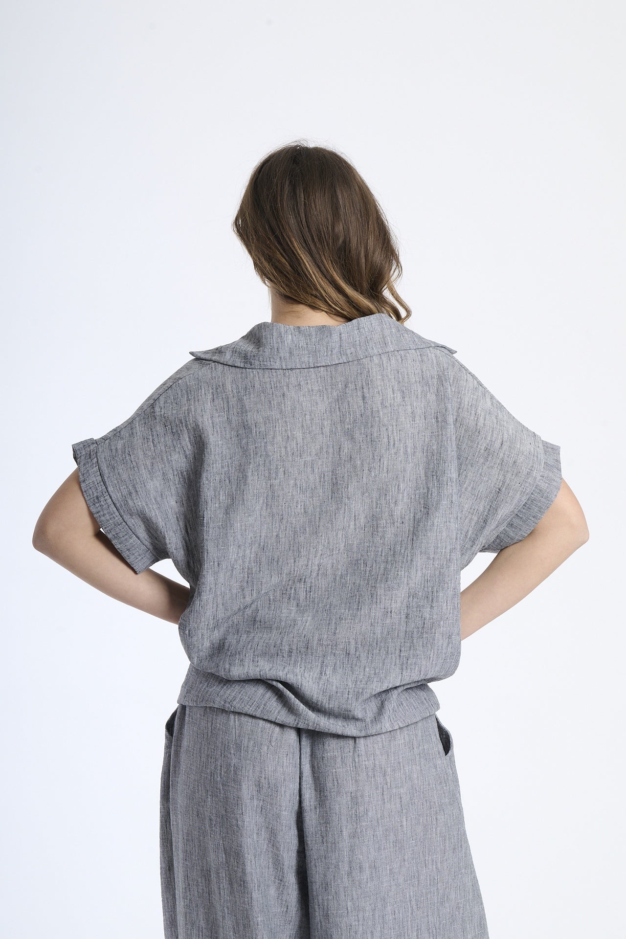 Flower knotted linen shirt