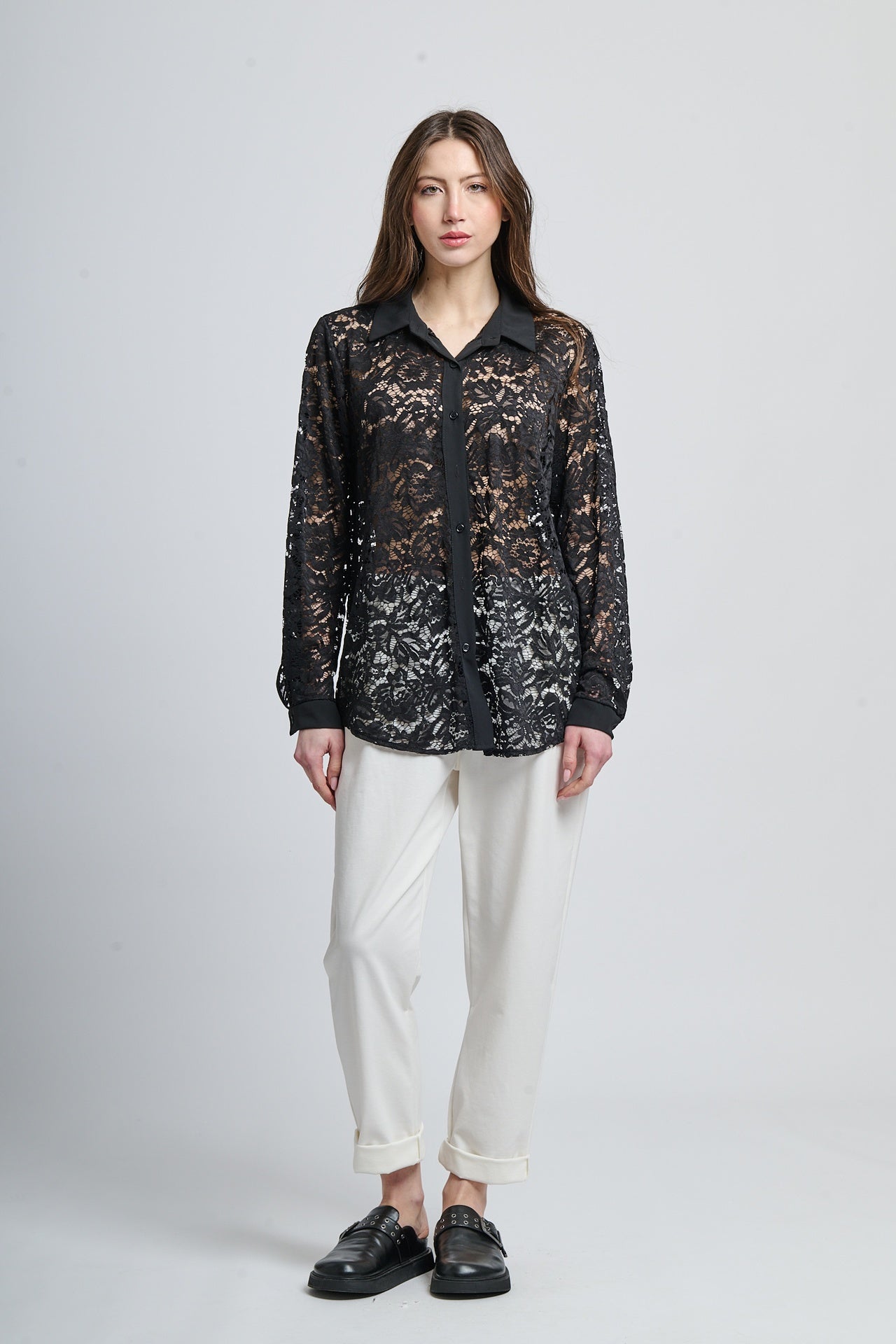Retro pointy collar hollow shir