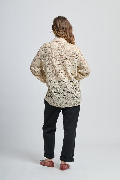 Retro pointy collar hollow shir