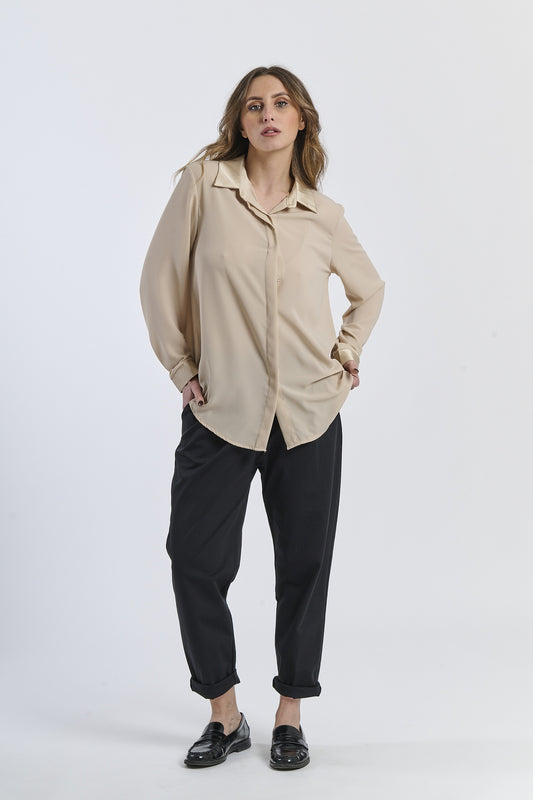 Sharp shaping commuter shirt