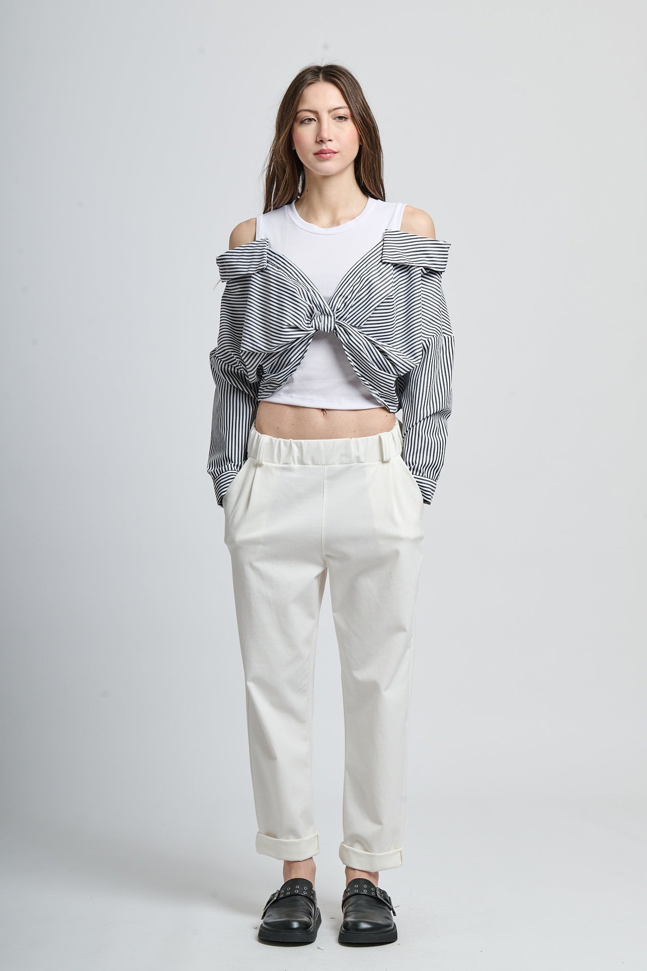 Tie-knotted drape off-shoulder shirt