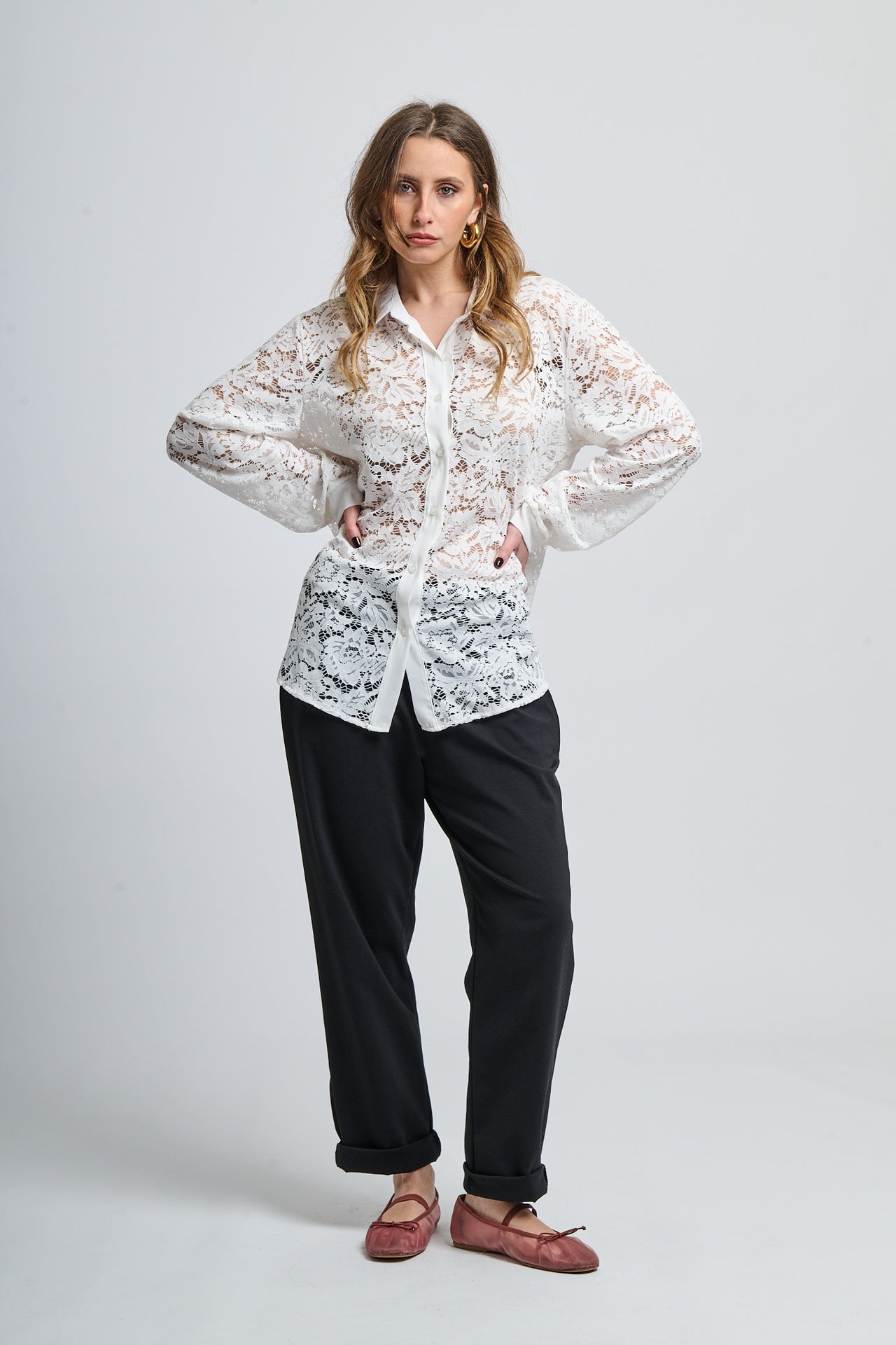 Retro pointy collar hollow shir